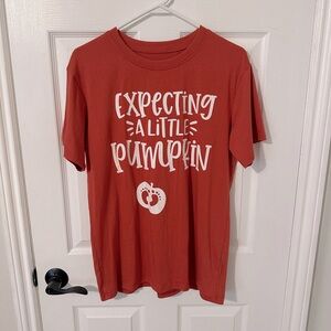 Fall Maternity Graphic Tee with Pumpkin Print